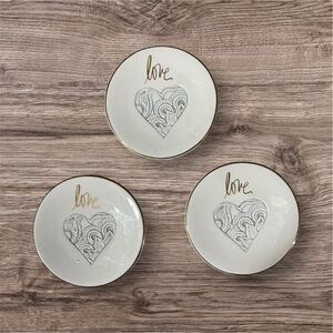 Love Heart Patterned Plates - Set of 3 and Wooden Inspiration Sign